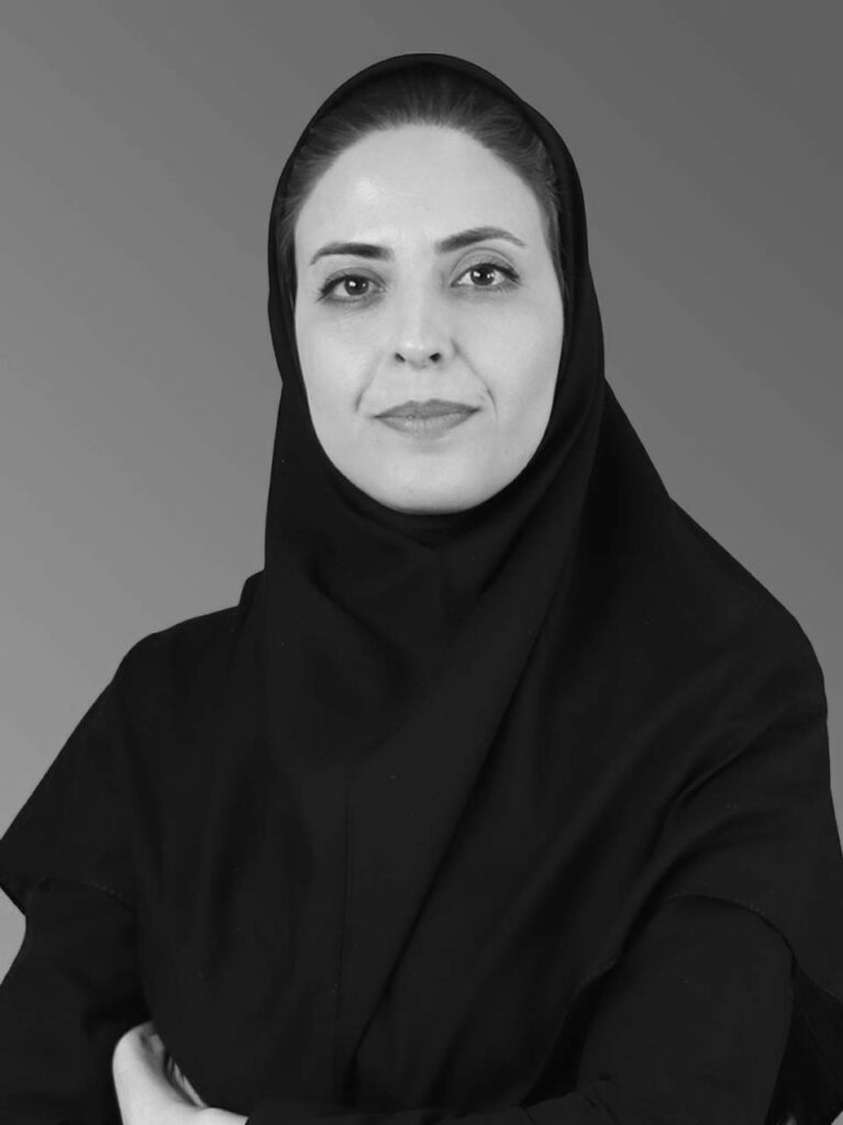 لیلا مددی مدرس طراحی و دوخت جهاد دانشگاهی هنر