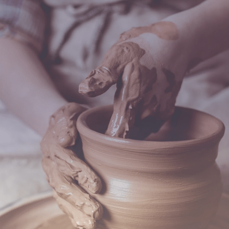 سفالگری؛ هنر دست‌ها و چرخش‌های جادویی